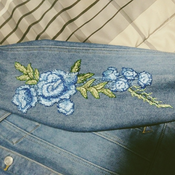 Skull blue jean jacket - Picture 6 of 8